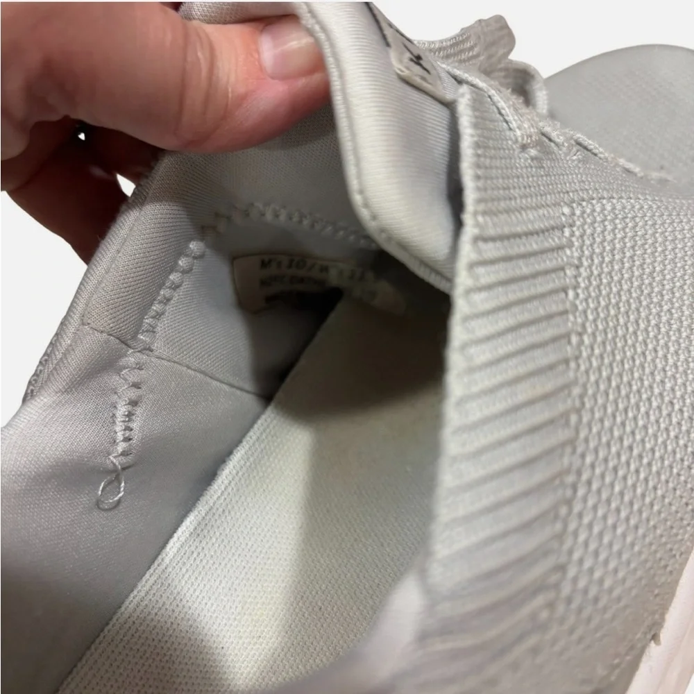 Kizik Athens Men's 10 Women's 11.5 Gray White Sneakers DATHLG01-1D Hands Free